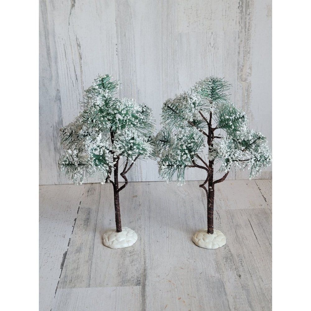 Lemax snow covered Jack pine tree Village accessory xmas set